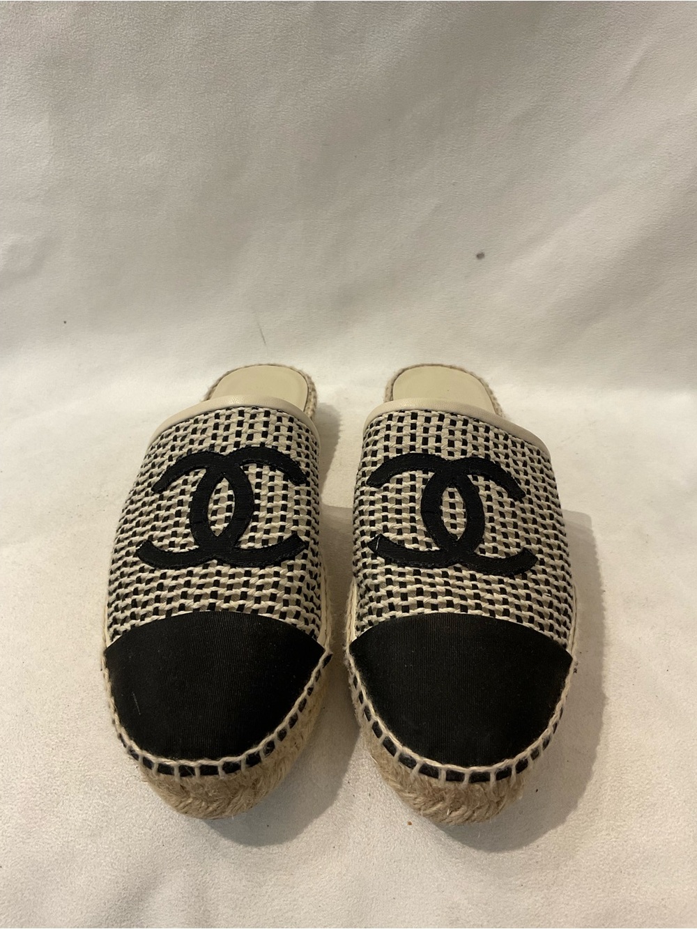 Chanel Flats - Picture 2 of 7